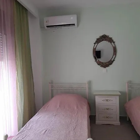 Semesterbostad Cosy *